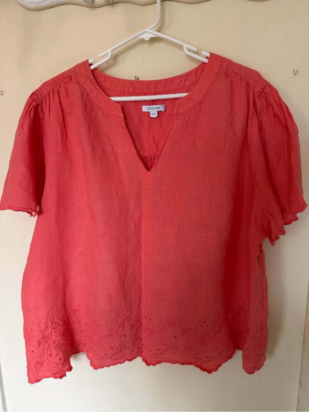 Chico's 100% Linen Coral Embroidered Hem With Flutter-Sleeve Blouse - Picture 3 of 11